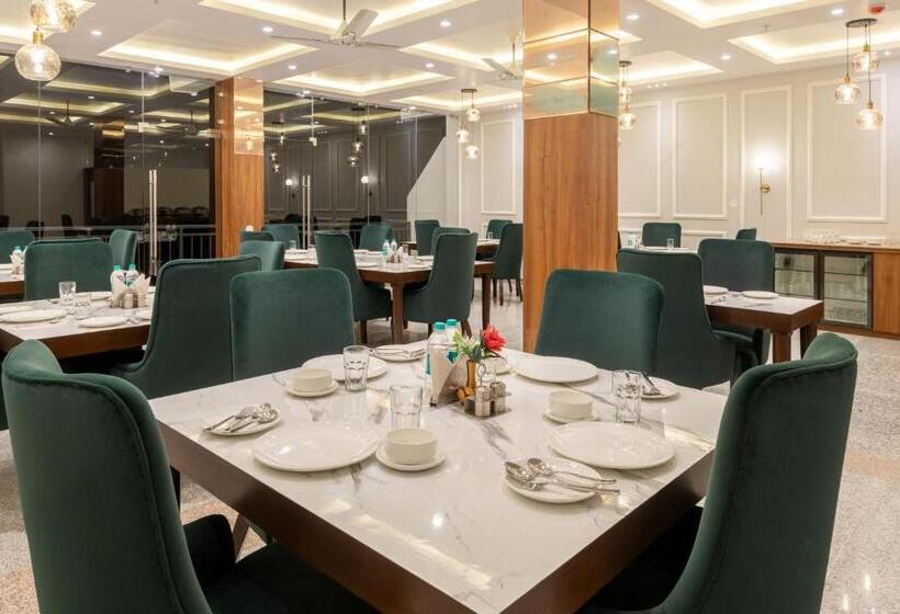 호텔 The Chail Resort, Chail