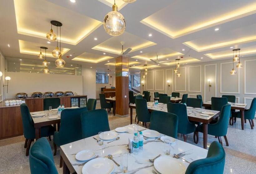 호텔 The Chail Resort, Chail