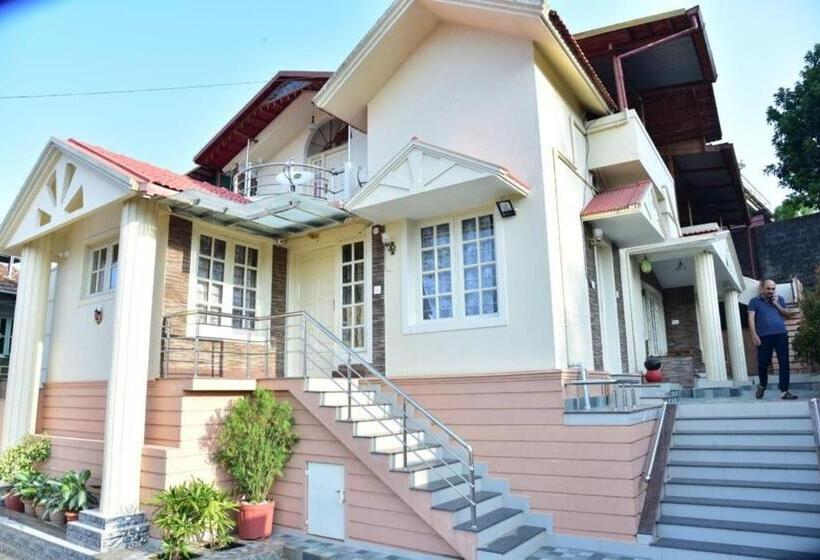 膳宿费 Coorg Lotus Villa