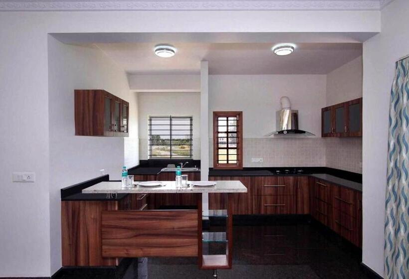 Zions Airport Hotel And Apertment! Near Kempegowda International Airport