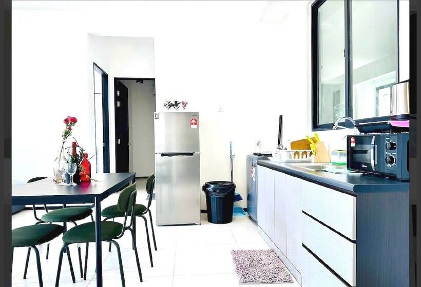 بنسيون Oyo Home 90948 Irishe Homestay Penang City Seaview