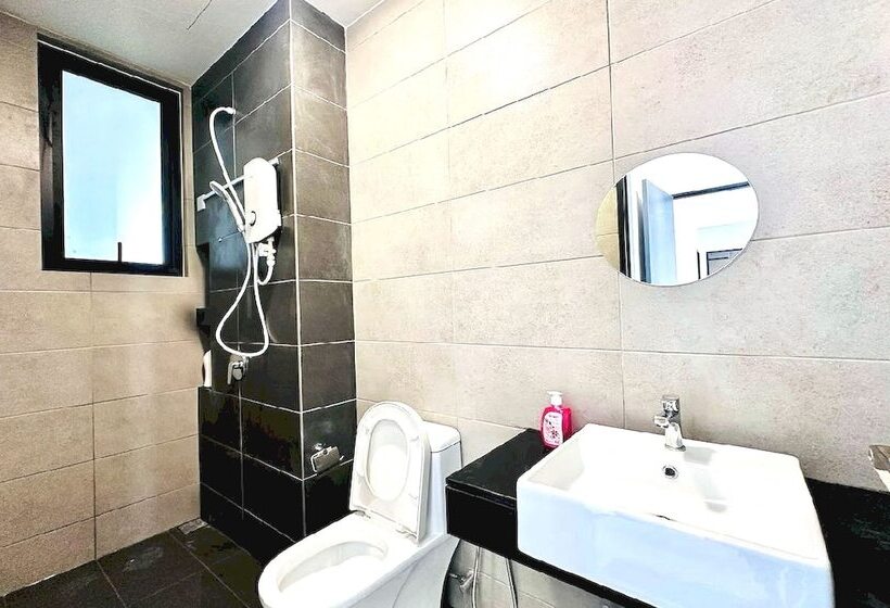 بنسيون Oyo Home 90948 Irishe Homestay Penang City Seaview