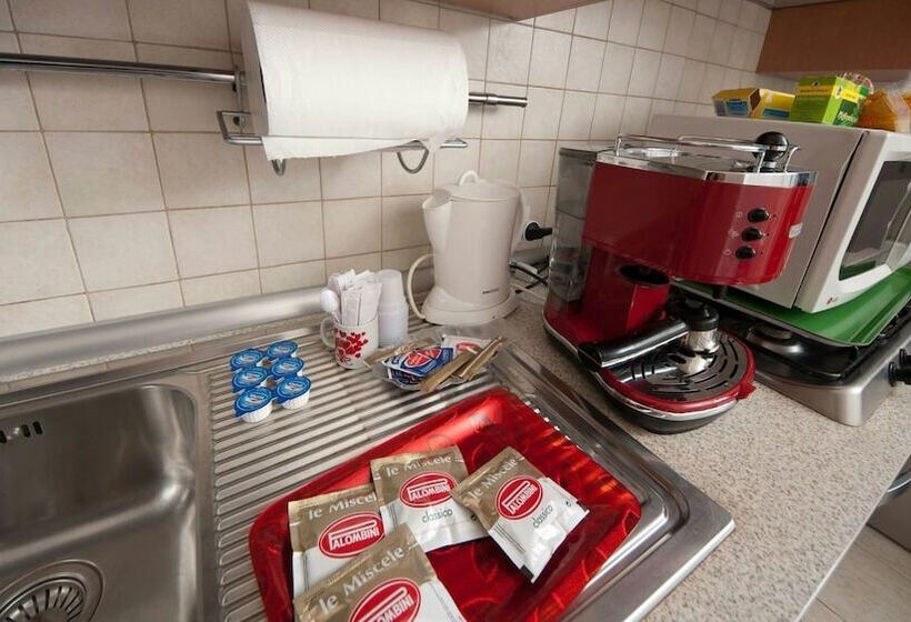 تختخواب و صبحانه 2 Passi Da