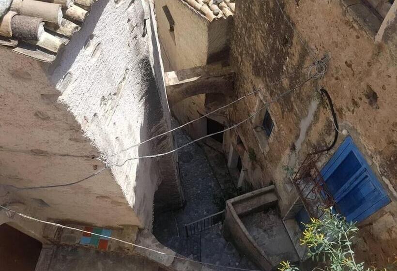 مبيت وإفطار A Taverna Intru U Vicu