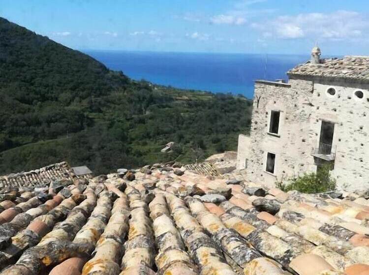 مبيت وإفطار A Taverna Intru U Vicu