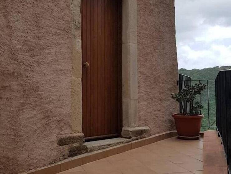 مبيت وإفطار A Taverna Intru U Vicu