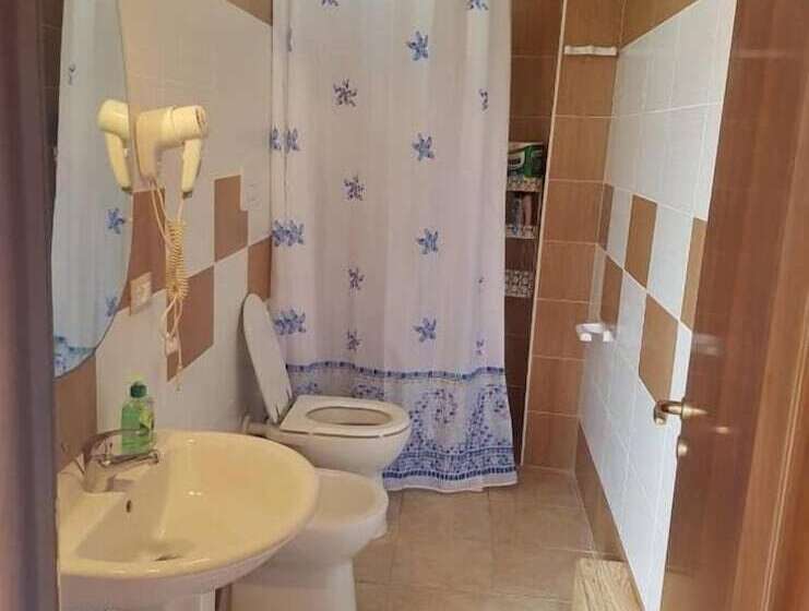 مبيت وإفطار A Taverna Intru U Vicu