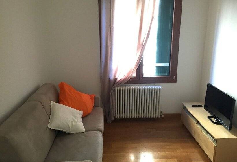 צימר La Suite Rooms & Apartments