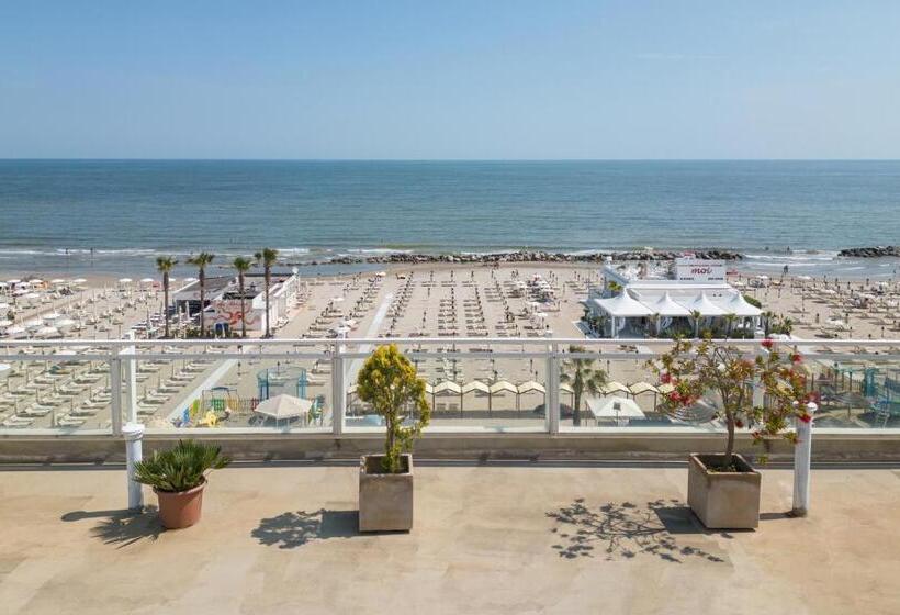 هتل Augustus  Davanti A Noi C è Solo Il Mare