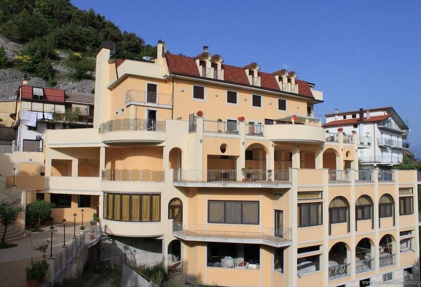 فندق Sette E Mezzo