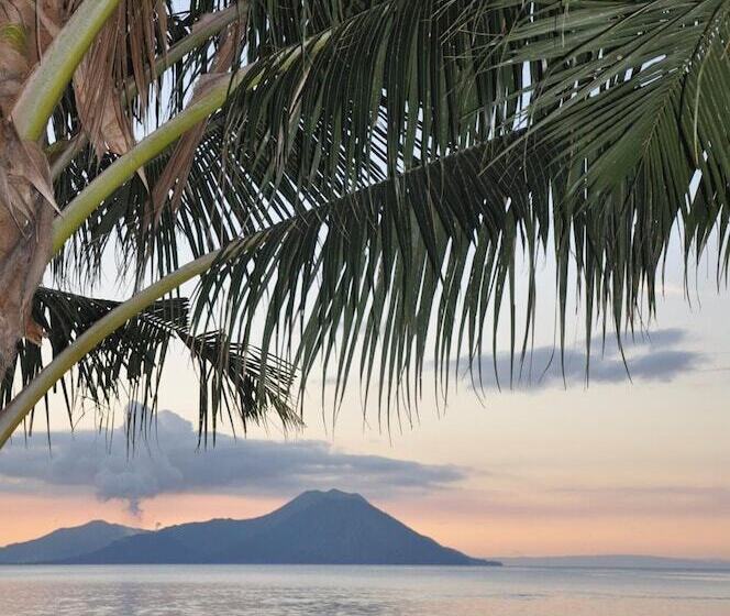 Kokopo Beach Bungalow Resort