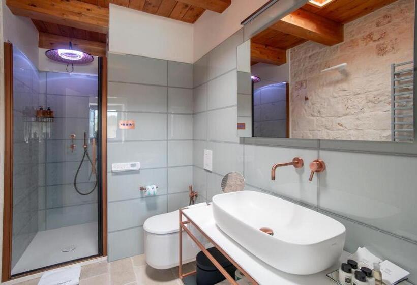 تختخواب و صبحانه Borgofreddo Luxury Suite