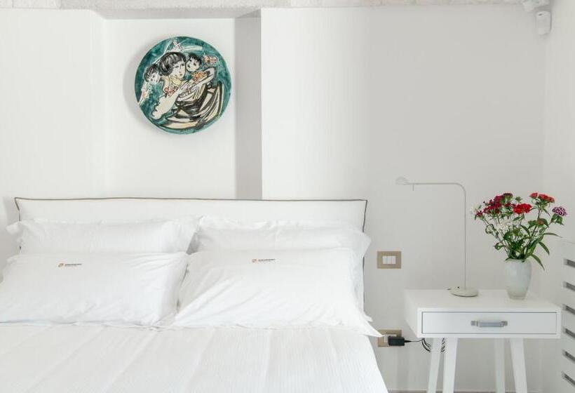تختخواب و صبحانه Borgofreddo Luxury Suite