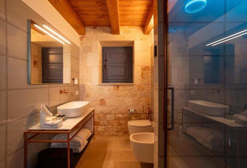 تختخواب و صبحانه Borgofreddo Luxury Suite