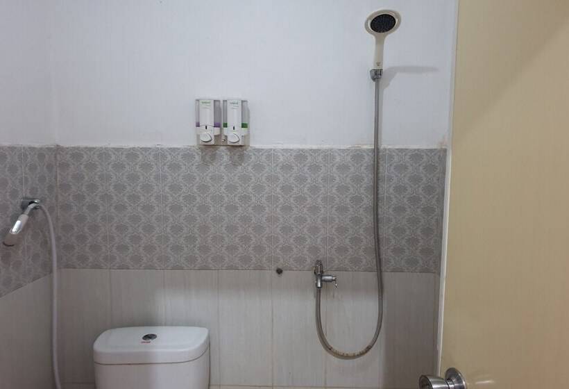 هتل Oyo 93775 Nilam Guest House