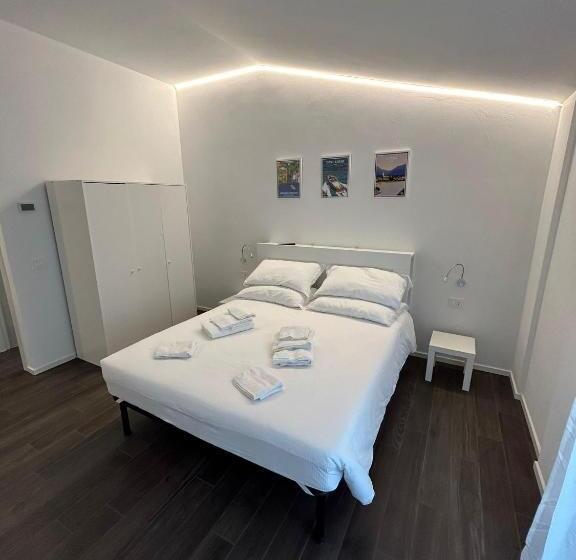 Пансион Lake Home Apartments