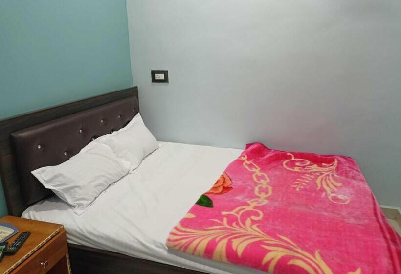 فندق Narayan Inn