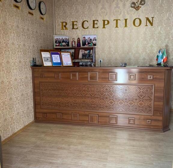 بنسيون Ulli Hovli