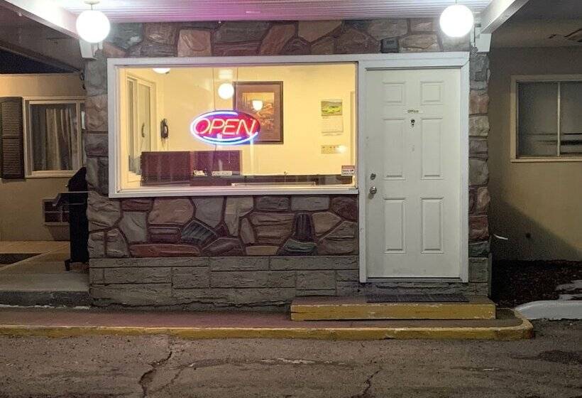 Castle Motel