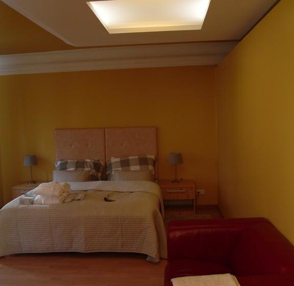 مبيت وإفطار Apartments And Suites Kremnica