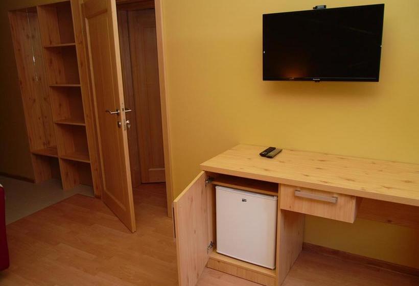 مبيت وإفطار Apartments And Suites Kremnica