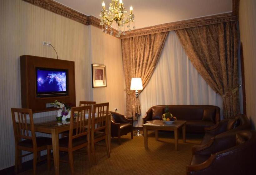 هتل Canary Beach