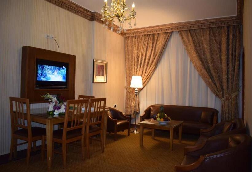 هتل Canary Beach