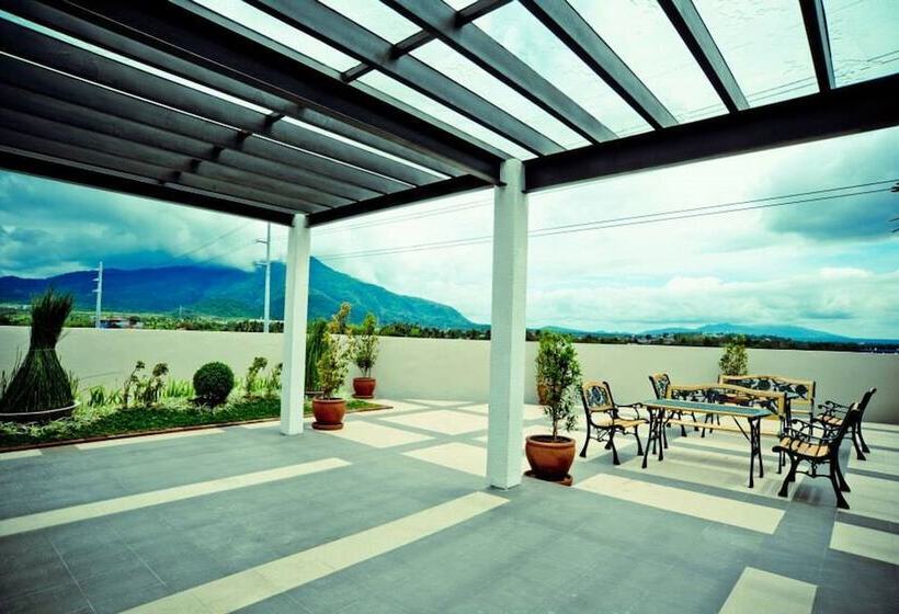 酒店 Santomas Suites