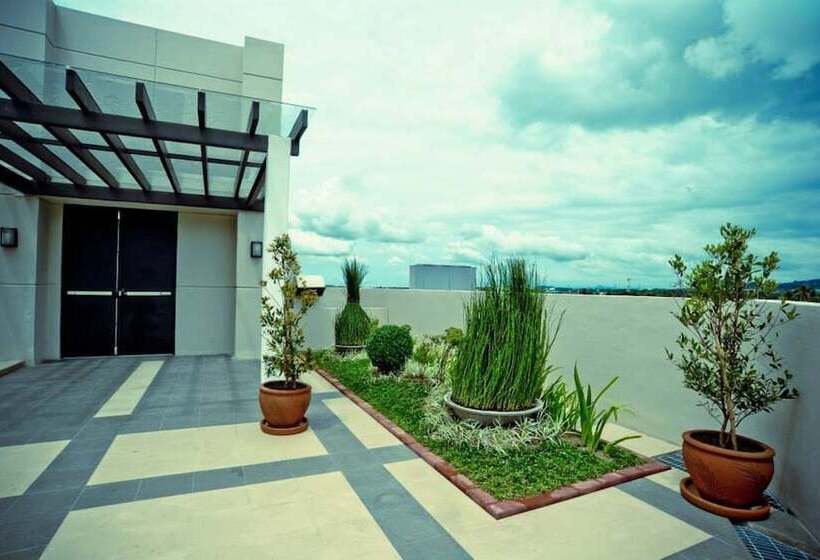 酒店 Santomas Suites