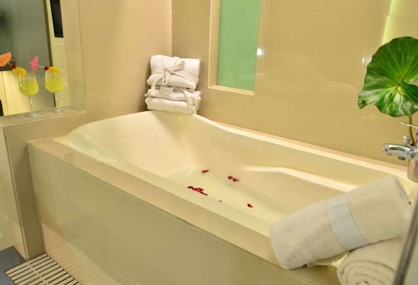 فندق على الطريق One Serenata Hotel Bacao