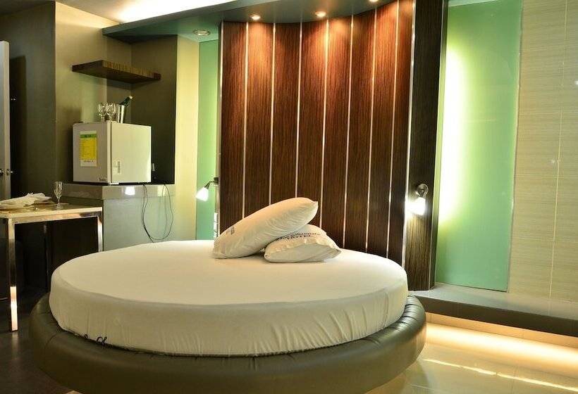 فندق على الطريق One Serenata Hotel Bacao