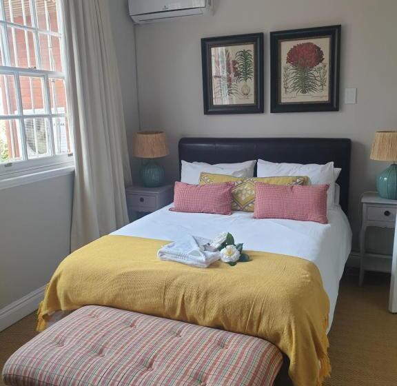 Bed and Breakfast 18 Pioneer Kloof
