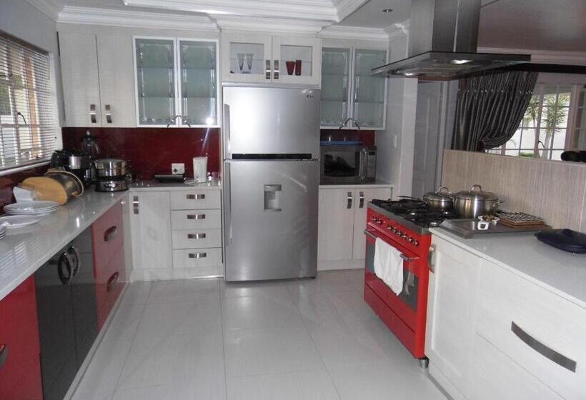 تختخواب و صبحانه Bhotani On Bax