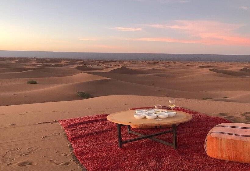 تختخواب و صبحانه Karim Sahara