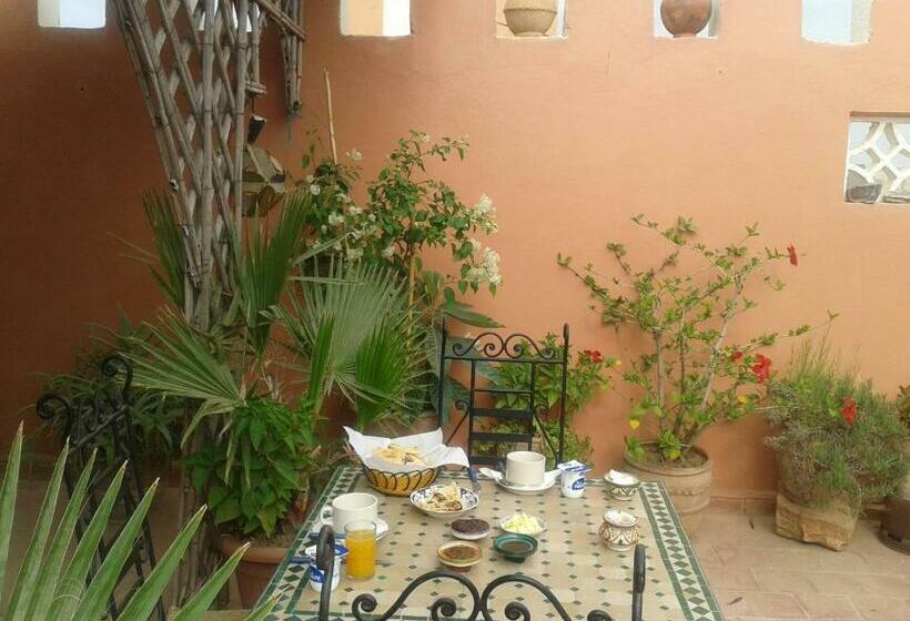 تختخواب و صبحانه Chambres D Hôtes Les Amis