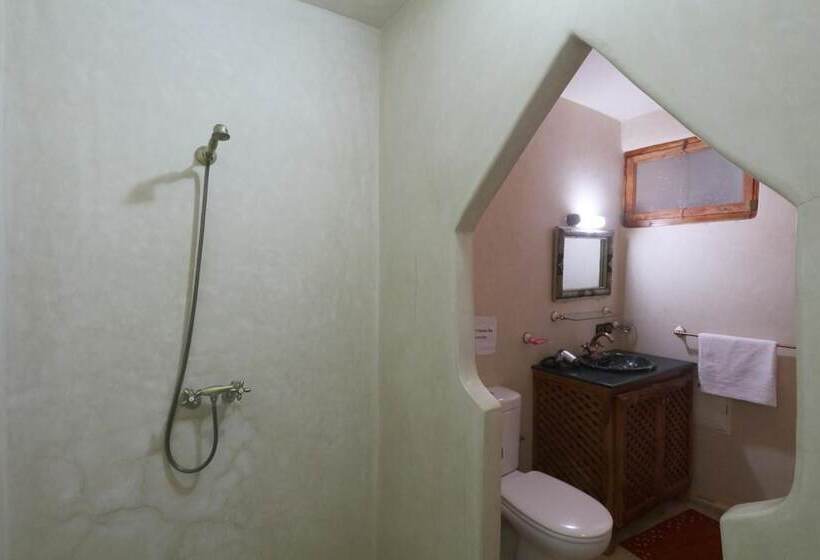 تختخواب و صبحانه Dar Aymane