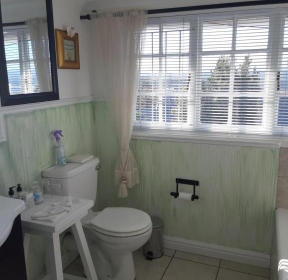 تختخواب و صبحانه Franmarel