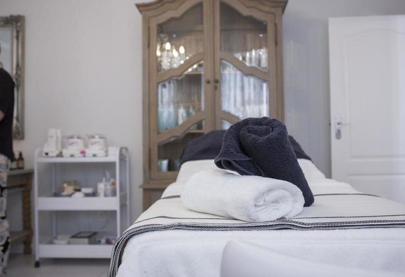 مبيت وإفطار La Riviera Boutique Guesthouse & Spa