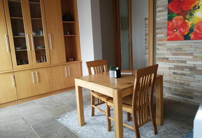 مبيت وإفطار Lavandula Manor Self Catering