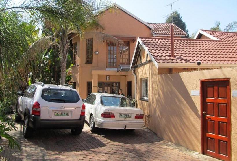 مبيت وإفطار Wharawhara Guesthouse