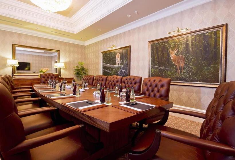 استراحتگاه The Boardwalk Hotel, Convention Centre & Spa