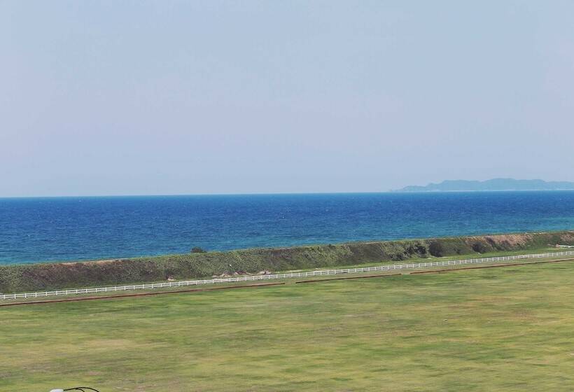 منتجع The Regency Waterfront