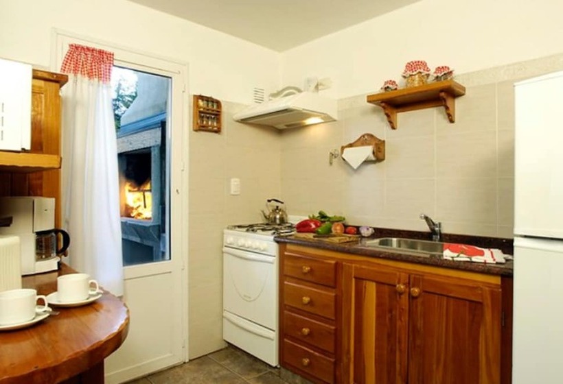 هتل Huinid Bustillo Cabañas