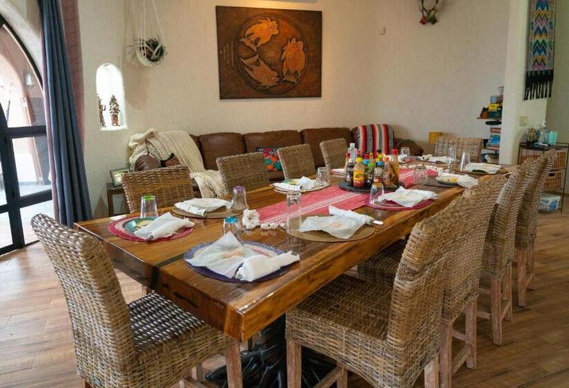 تختخواب و صبحانه Casa Kootenay Waterfront Bnb