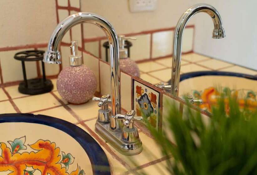 تختخواب و صبحانه Casa Kootenay Waterfront Bnb