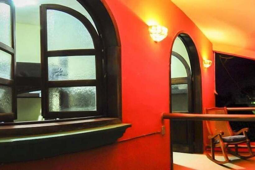 Charlys Hostal Hostel