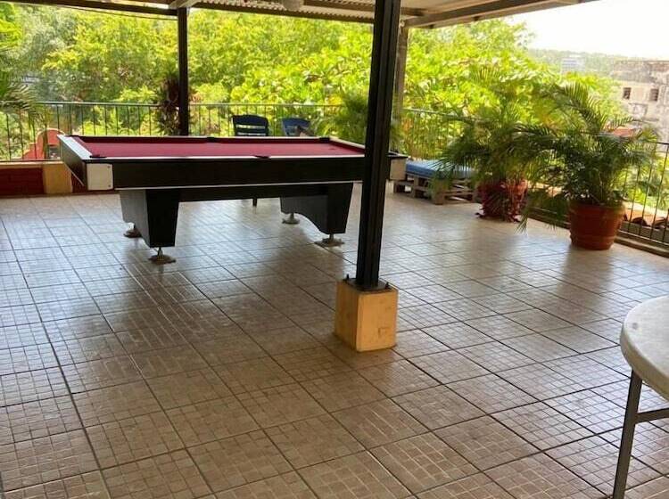 هتل & Hostal Mayflower