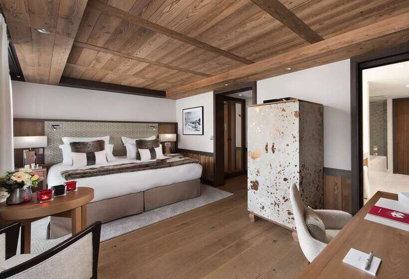 هتل Hôtel Barrière Les Neiges Courchevel