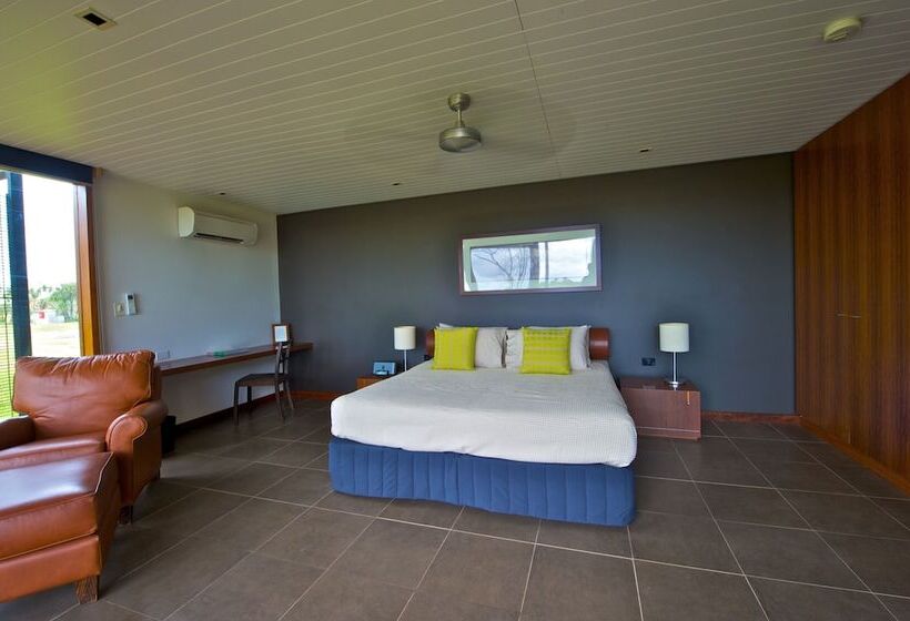 هتل Wildman Wilderness Lodge