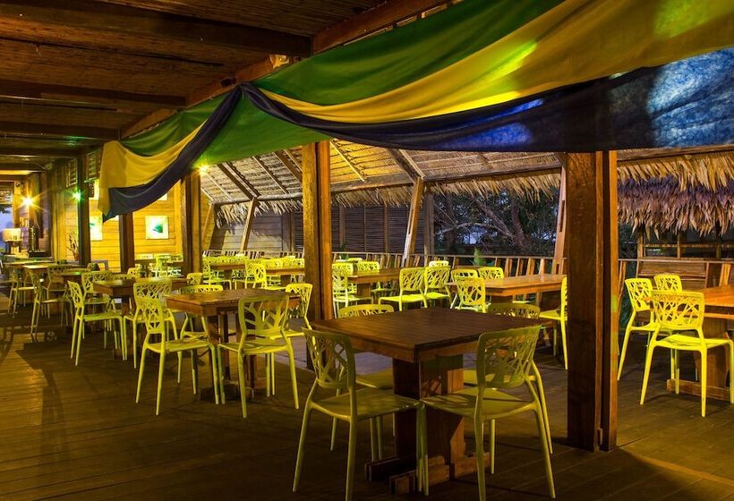 هتل On Vacation Amazon